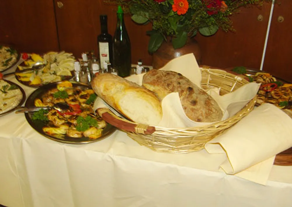 Speisen für ein Catering vorbereitet